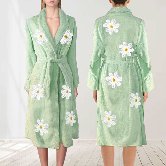 Falling Daisies Chenille Robe in Light Green