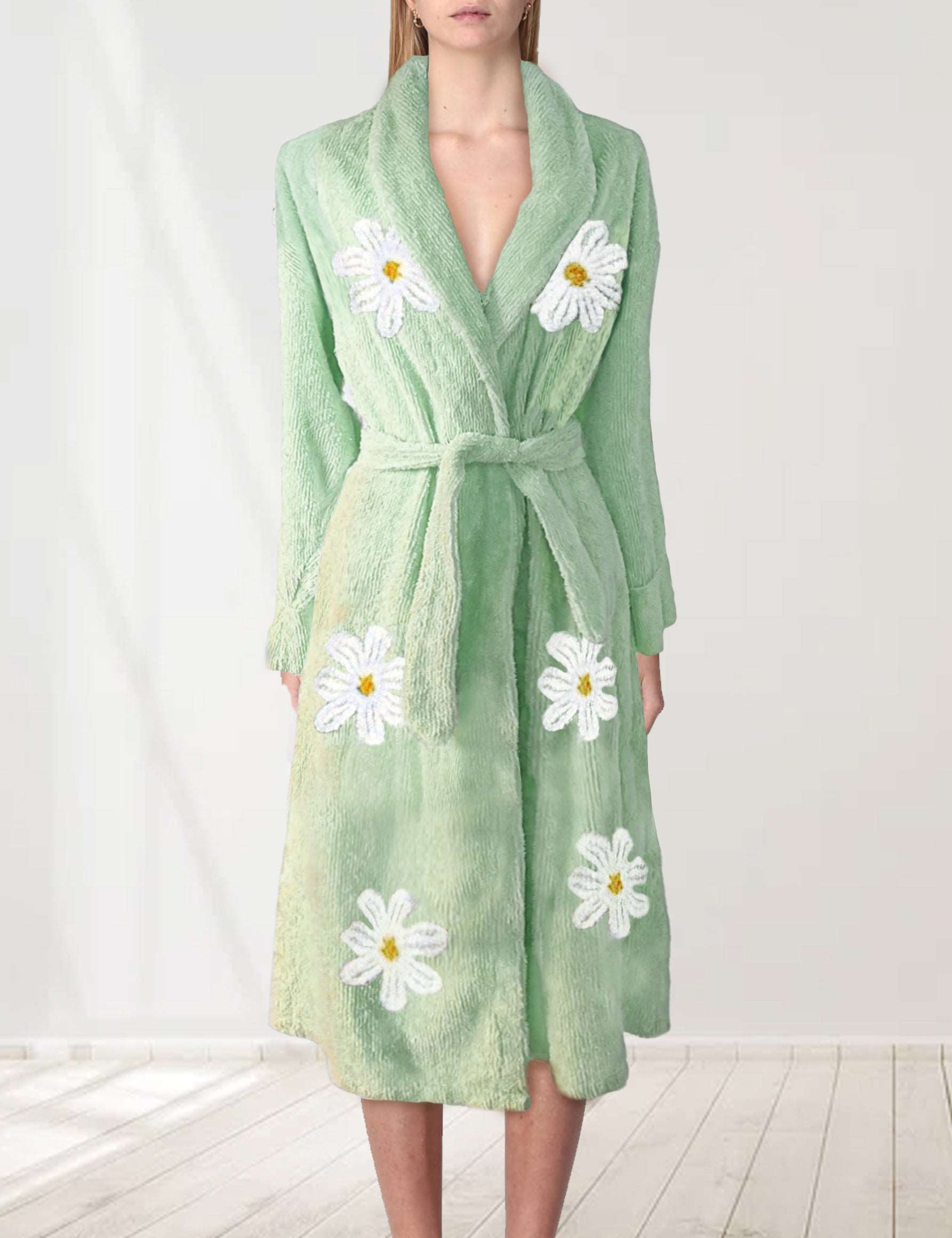 Falling Daisies Chenille Robe in Light Green