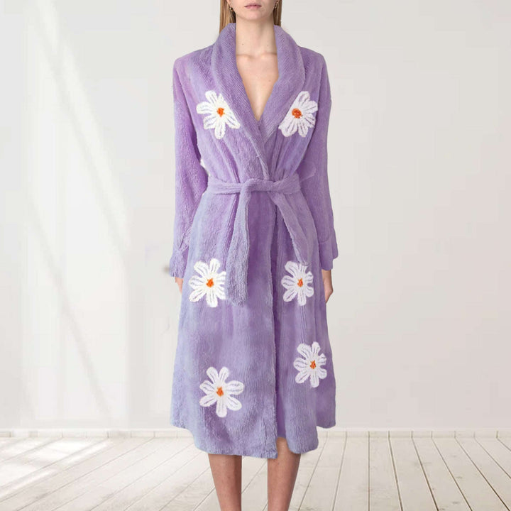 Falling Daisies Chenille Robe in Lilac