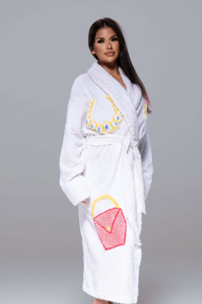 Exclusive “Diva” Chenille bathrobe in white