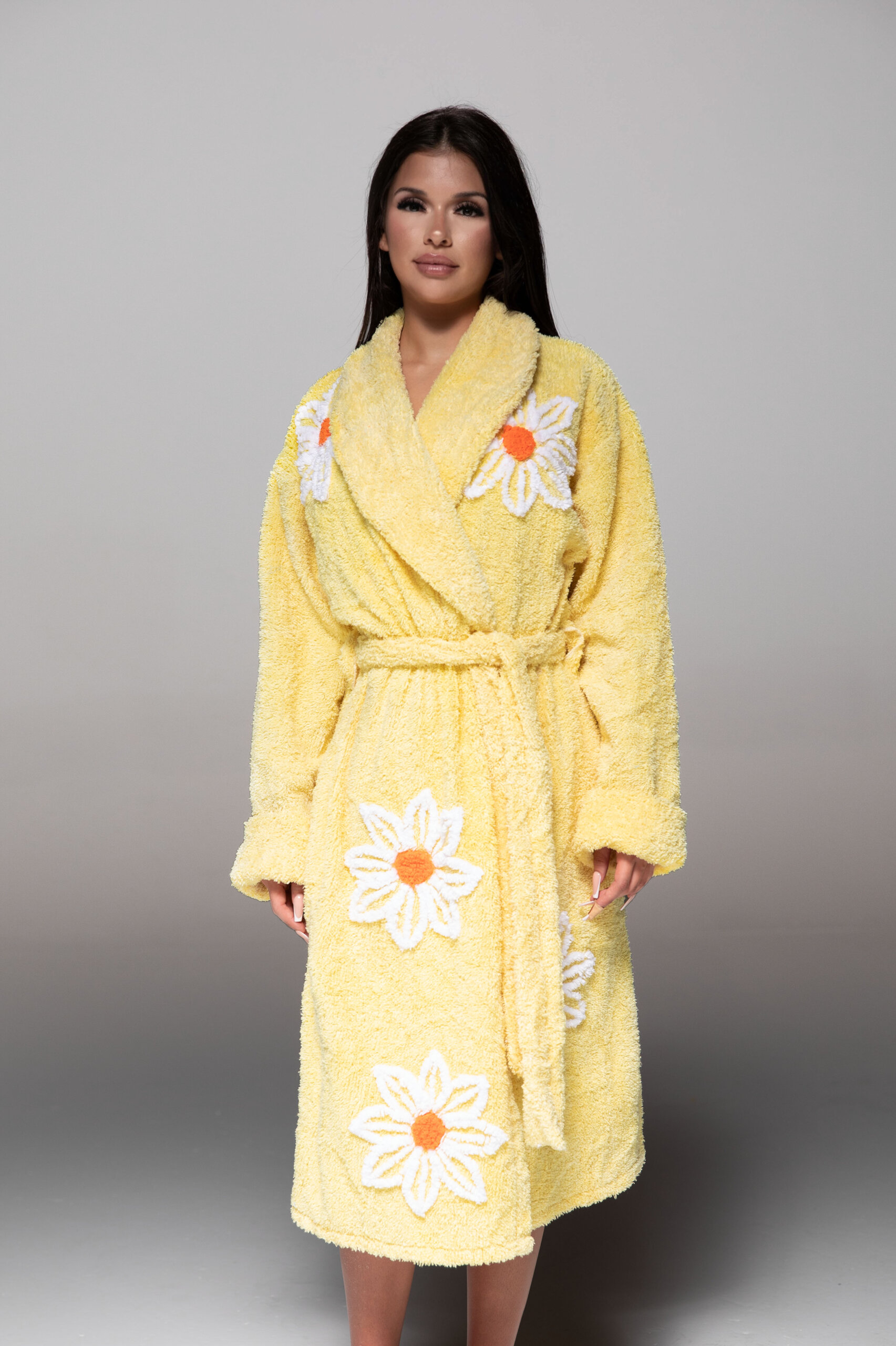 Luxurious “Falling Daisies” Chenille bathrobe in Sunshine Yellow